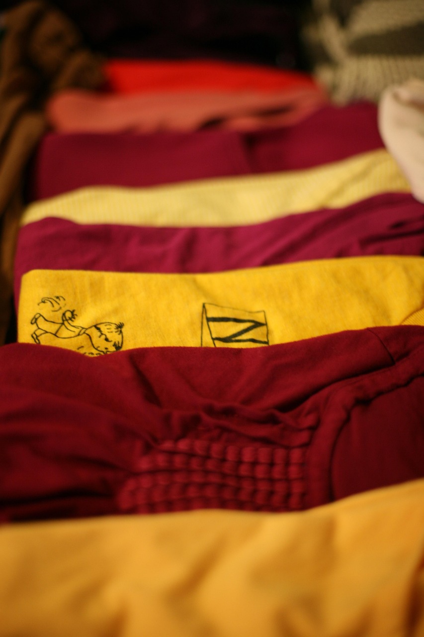 portfolio-01 laundry, t-shirt, red, stack, clothes, clothing, shopping, laundry, t-shirt, t-shirt, t-shirt, t-shirt, t-shirt